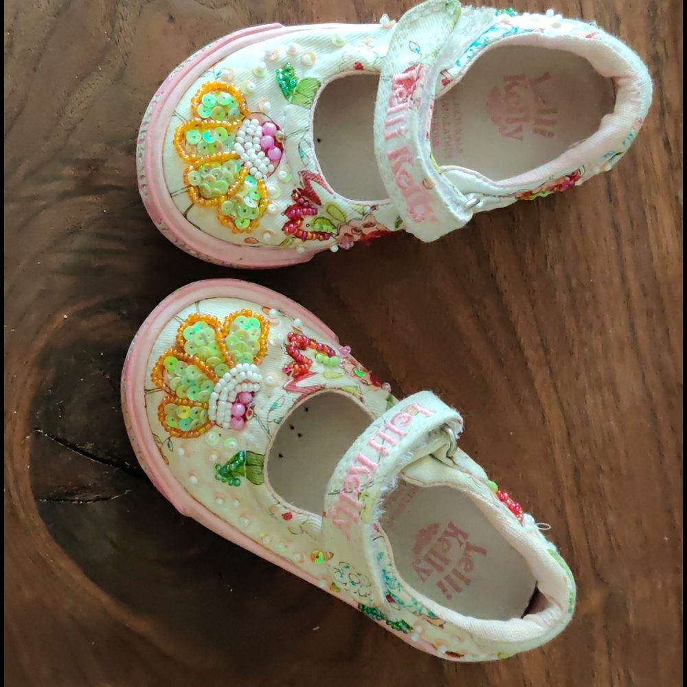 Girls shoes